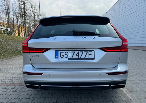 Volvo V60 cena 139999 przebieg: 120000, rok produkcji 2021 z Gdańsk małe 352